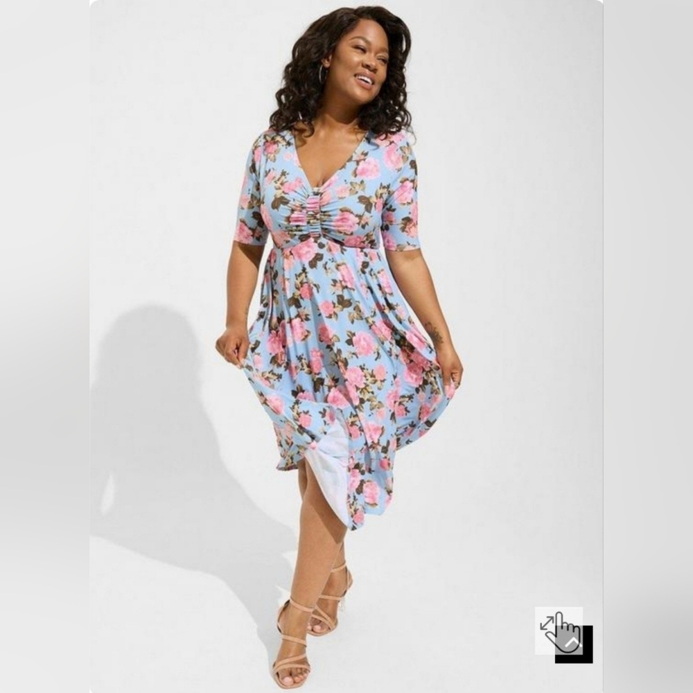 Torrid Plus size blue floral v neck Dress with short sleeves 3x